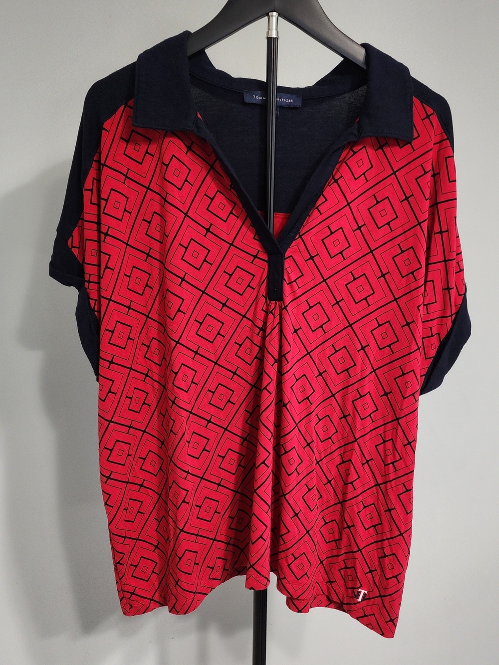 Tommy Hilfiger Women's Red Navy Geometric V-Neck Polo Shirt Sz xxl